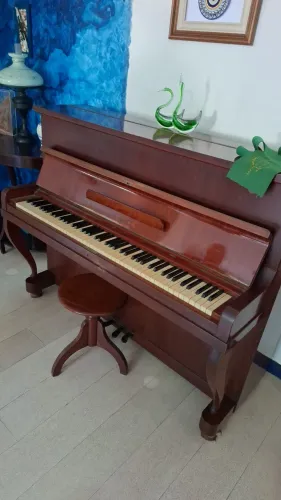 Vendo lindo piano