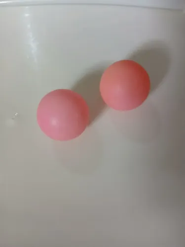 2 bolas de tênis de mesa / ping-pong rosas (tonalidades diferentes) rosa claro/ rosa coral