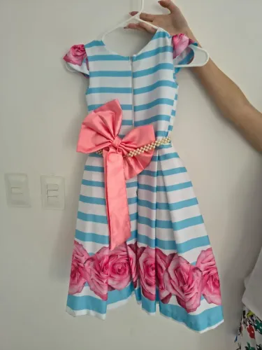 Vestido de festas / bailes / formaturas / aniversários / criança 5 a 10 anos /