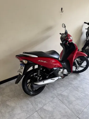 Vendo Honda biz 125 2022