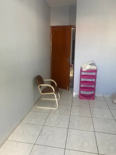 Alugo uma sala e procuro um profissional para atuar no formato comissionado