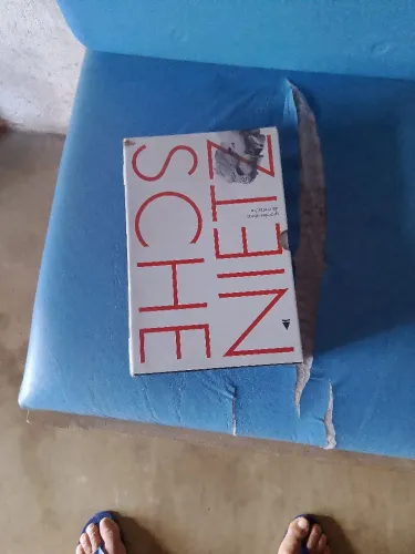 Box com 3 livros de Nietzsche