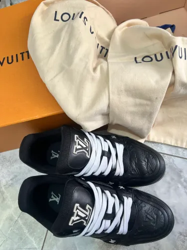 Tênis louis vuitton