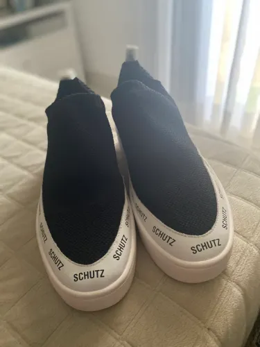 TÊNIS SCHUTZ