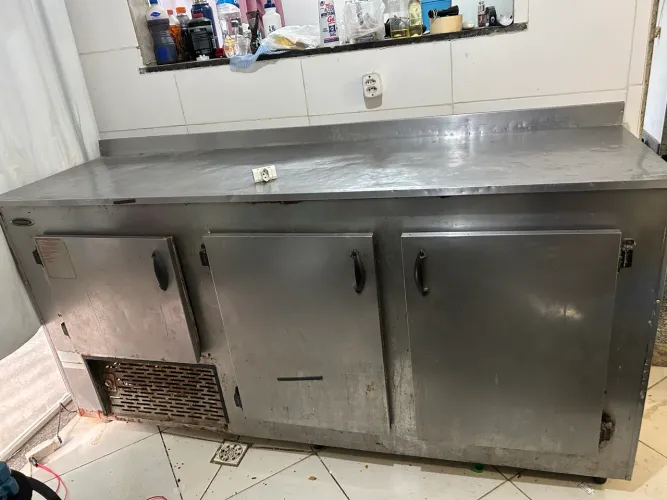 Balcão refrigerado 220V funcionando no estado. 1.96cm x 060cm