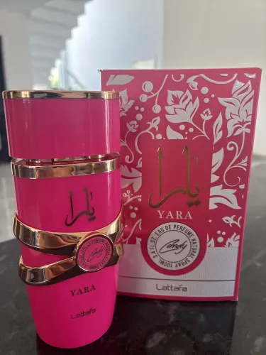 Perfume importado Yara novo 
