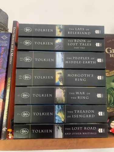 Coleção em Ingles contos inacabados da terra média Tolkien
