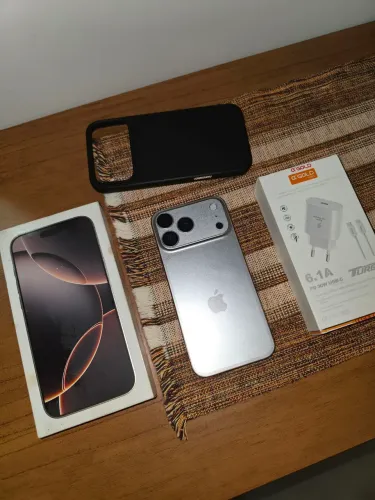 Iphone 16 pro max 256gb desert + acessórios