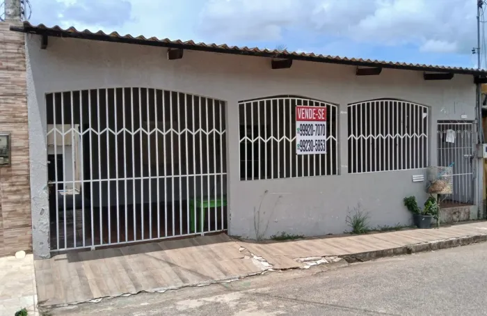 Vendo ou troco casa na estação experimental