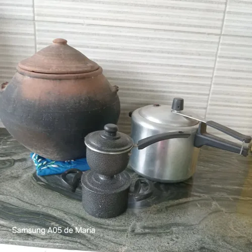 Panela de Barro +pnela de pressão toda boa