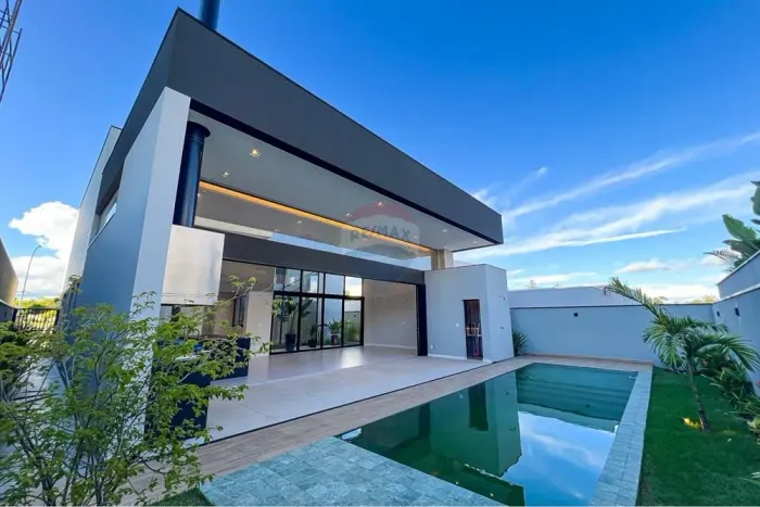 Casa com 4 suítes com modulados e piscina para locação no Alphaville Nova Esplanada