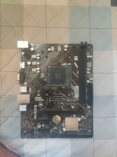 Placa Mãe B450M-DA (AM4) AMD - Excelente Estado