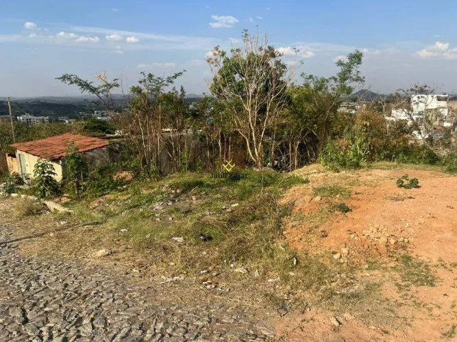 Lote Residencial de 300 m² à Venda no Bairro Padre Eustáquio, Divinópolis/MG