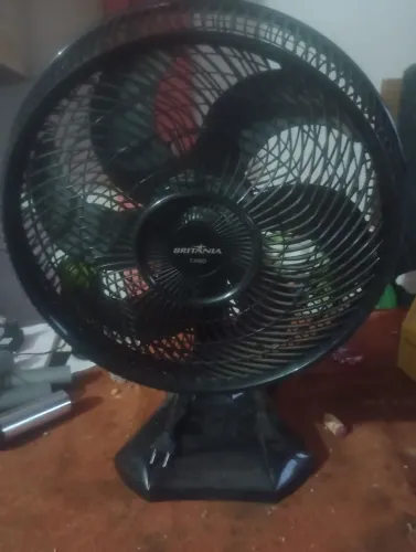 Ventilador Britânia de mesa completo