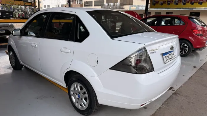 Ford Fiesta Sedan 1.6 16V Flex Mec. 2014
