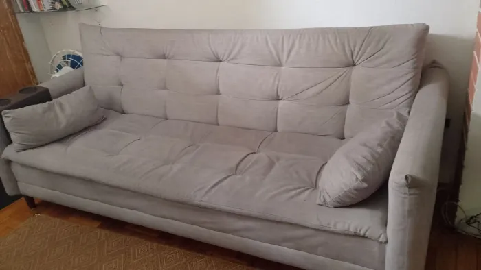 Vendo Sofá cama 3 lugares para retirada imediata 200,00