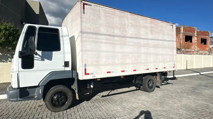 Ford cargo 815e
