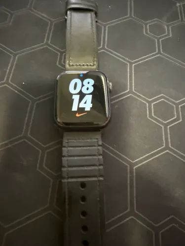 Apple Watch Series 5 (Nike, GPS, 44mm)