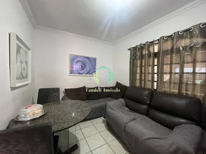Casa térrea à venda com 109m², 2 quartos e 2 vagas (Vila Clarice)