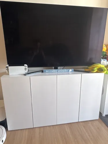 Rack de chão e armário para TV