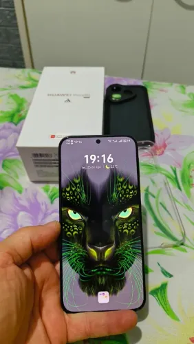 HUAWEI PURA 80