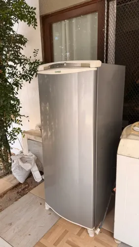 Geladeira cônsul usada