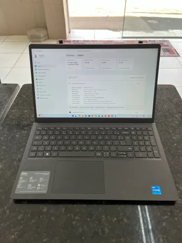 Notebook com 1 ano de uso em perfeito estado!!!