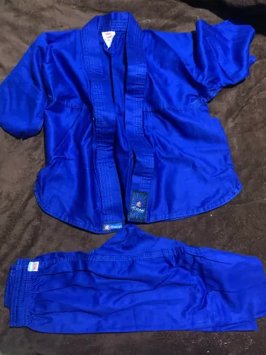 Kimono Jiu Jitsu Infantil Azul Com Faixa Branca tamanho MOO Torah
