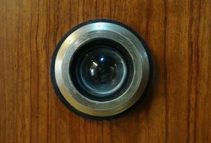 "MAIS SEGURANÇA PARA SUA CASA" ? Olho mágico instalado ? R$ 89 completo ? Bauru