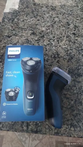 Barbeador da Philips semi-novo com a caixa nota fiscal de compra