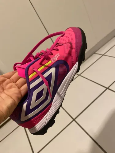 Chuteira umbro original 