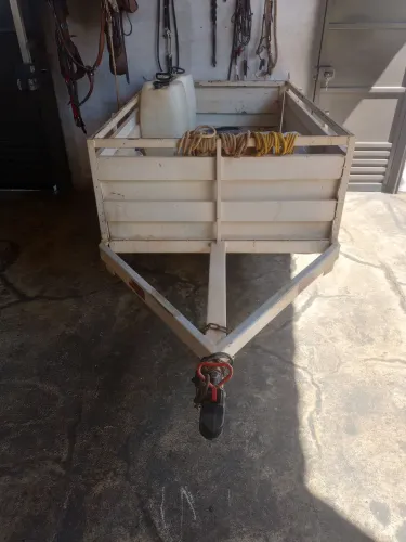 Vendo carretinha documentada em perfeitas condições 