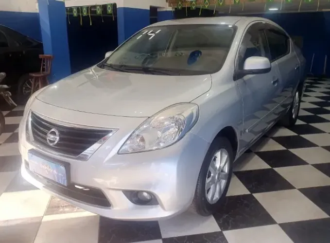 Nissan Versa SL 1.6 16V Flex Fuel 4P Mec. 2014