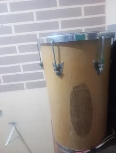 Tantan para samba em perfeito estado de conservação