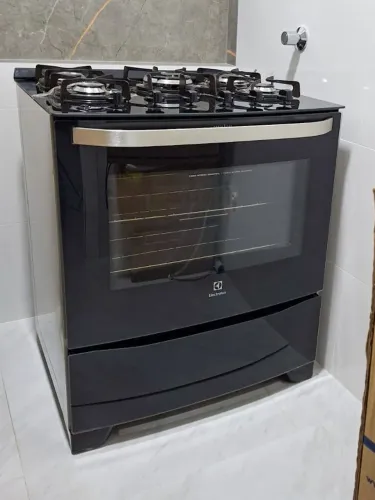 Fogão Electrolux 5 Bocas - Mesa de Vidro - Excelente Estado
