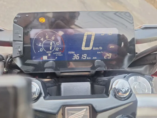 CB 300F (COM ACESSÓRIOS INCLUSOS)