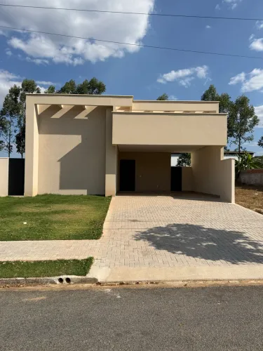 VENDE-SE CASA CONDOMÍNIO MIRANTE DA SERRA