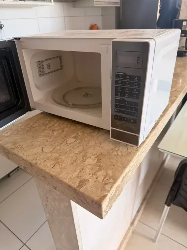 Microondas 20 litros seminovo