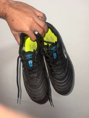 chuteira de campo umbro tocco premier