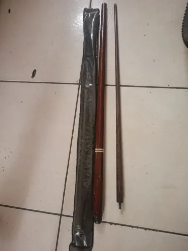 Vendo taco de sinuca profissional. Ou troco com algo do meu interesse.