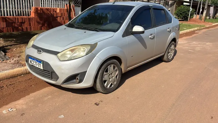 Ford Fiesta Sedan SE 1.6 8V Flex 4P 2014