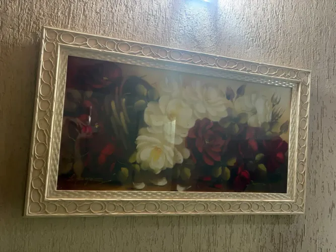 Quadro Decorativo Floral com Moldura Branca