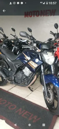 Yamaha fazer 250 azul 2014 , Troco e Financio