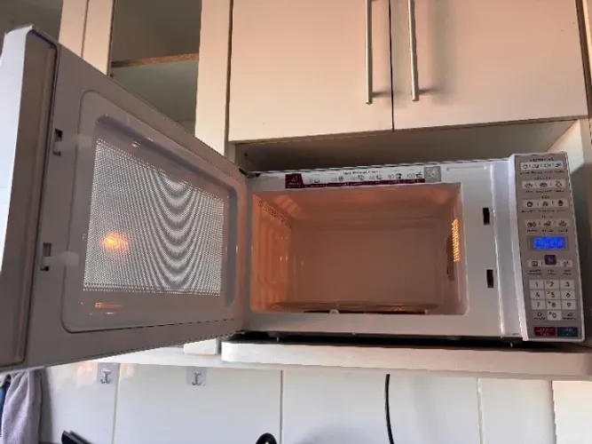Micro-ondas NOVINHO Electrolux MEO44 34L Função Tira Odor Branco - 110V