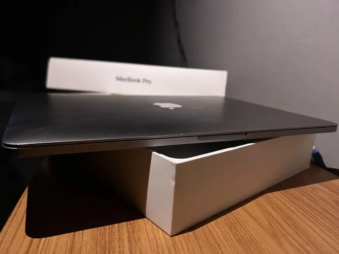 MacBook Pro 2019 Touch Bar