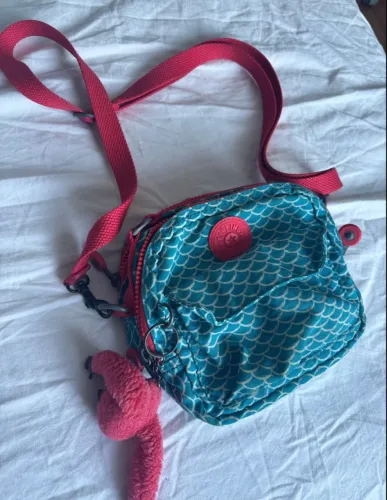 Bolsa kipling puck estampa sereia
