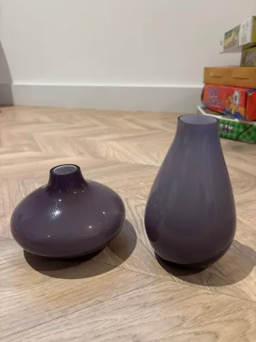Conjunto com 2 Vasos Decorativos Tok&Stok em Vidro Roxo