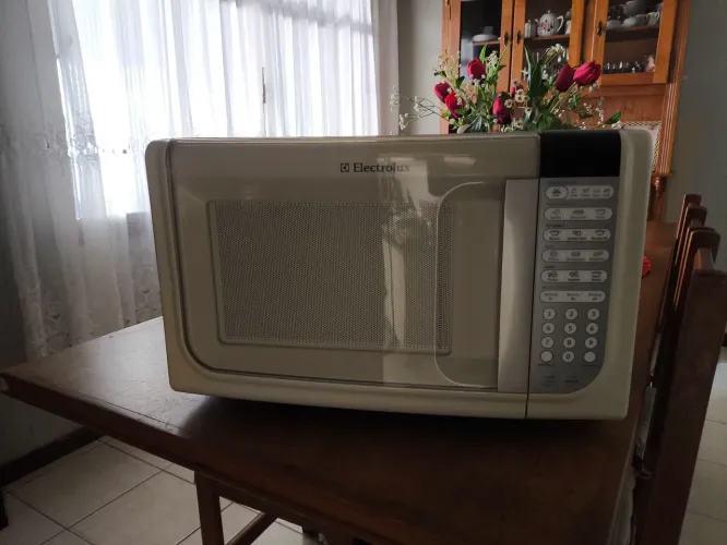 Microondas eletrolux 31 litros