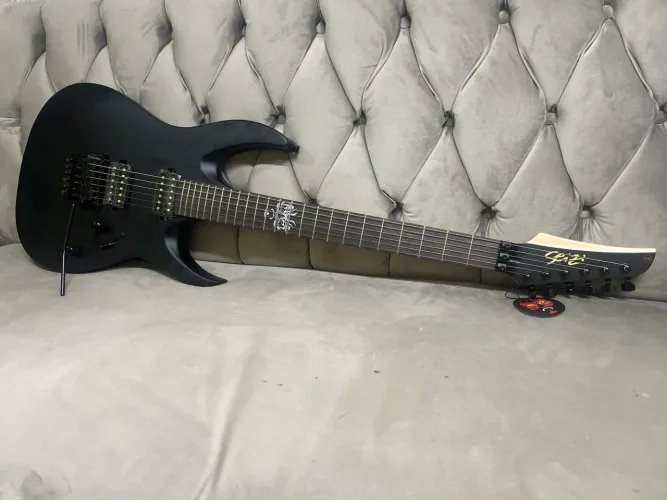 Guitarra Seizi Katana Akuma HH Floyd Rose