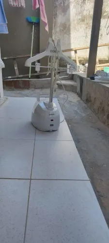Vaporizador de roupas vertical